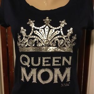 Queen Mom Black T-Shirt Size M